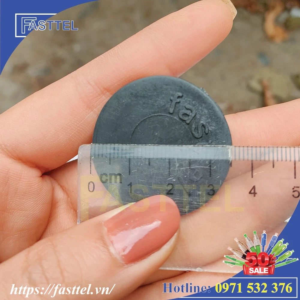 nut-cao-su-phi-30mm-bit-lo-cap-ra-vao-trong-odf (1)-1729672323.webp